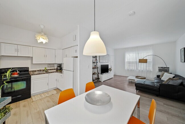 Building Photo - 142 Bay Rd