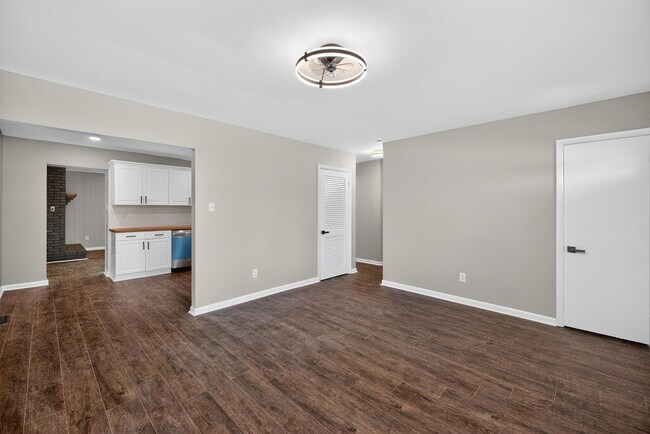 Foto del edificio - 1994 Brynell Dr