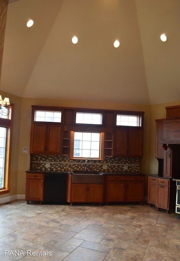Building Photo - 4 br, 3 bath House - 1415 Stone Ridge