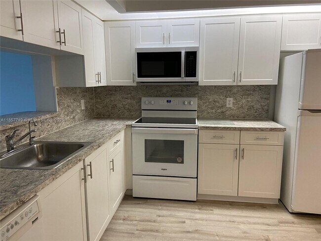 Foto del edificio - 12601 SW 13th St