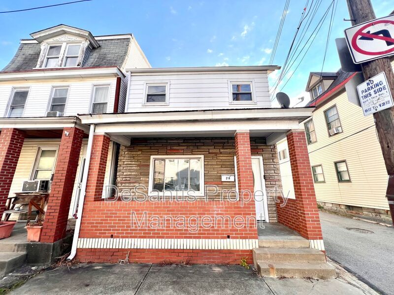 Photo - 210 18th Street