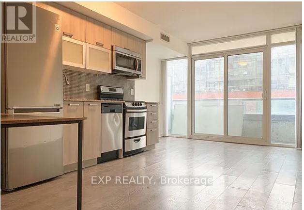 Primary Photo - 36-6136 Lisgar St