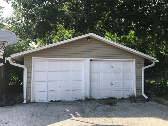 Garage - 3370 s 81st ave Townhome