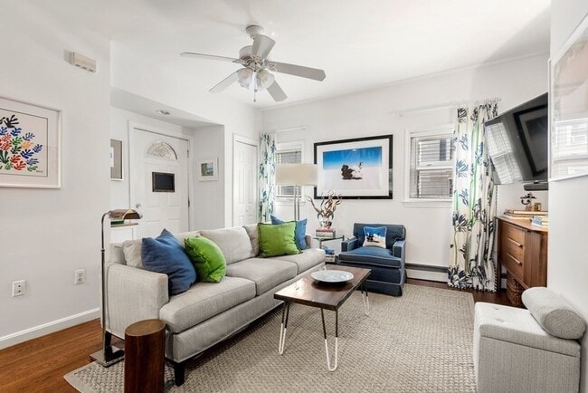 Foto del edificio - 256 E St