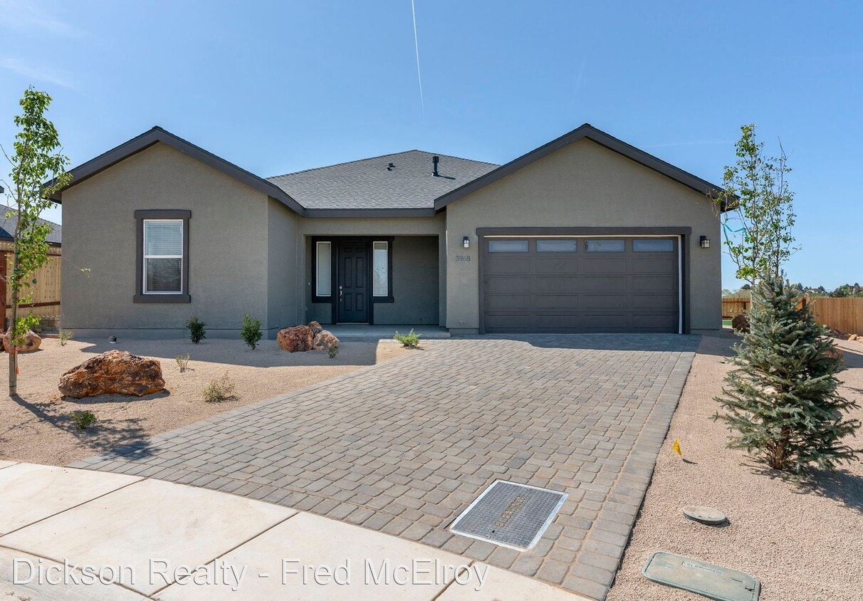 3 br, 2 bath House 3968 Ella Jayne Ct House Rental in Spanish