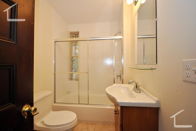 Building Photo - Huge 6 bed in Brighton