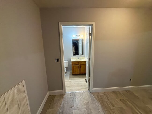 Building Photo - 615 5th Ave E