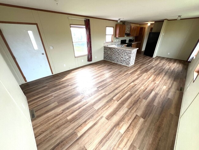 Building Photo - Pet Friendly 3 Bed 2 Bath Mobile Home in t...