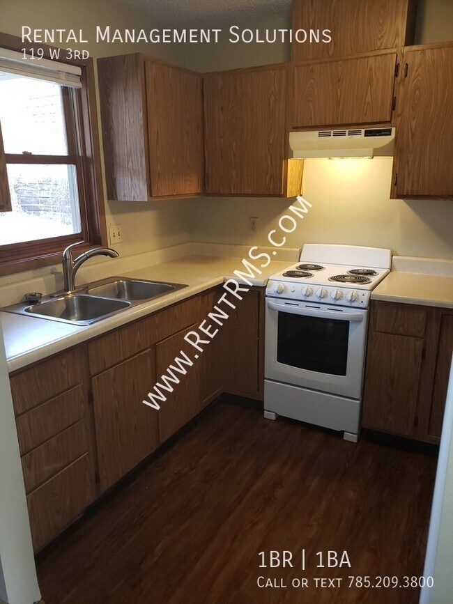 119 W 3rd St, Onaga, KS 66521 Room for Rent in Onaga, KS