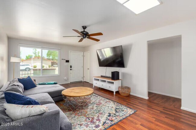 Foto del edificio - 2351 E Pebble Beach Dr