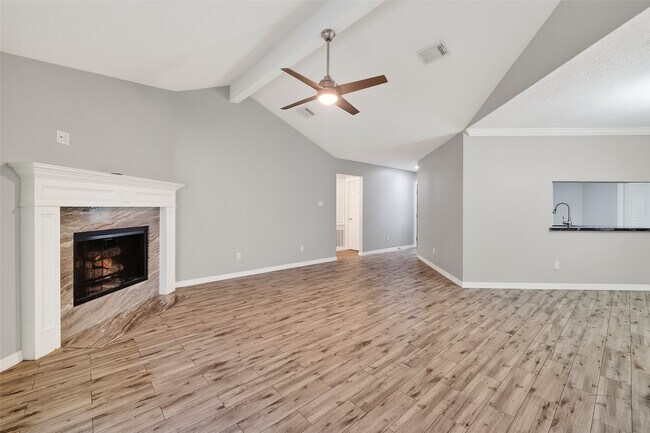 Foto del edificio - 14023 Bay Gardens Dr