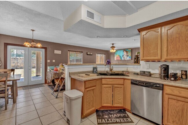 Foto del edificio - 4 BEDROOM 3 BATHROOM HOME