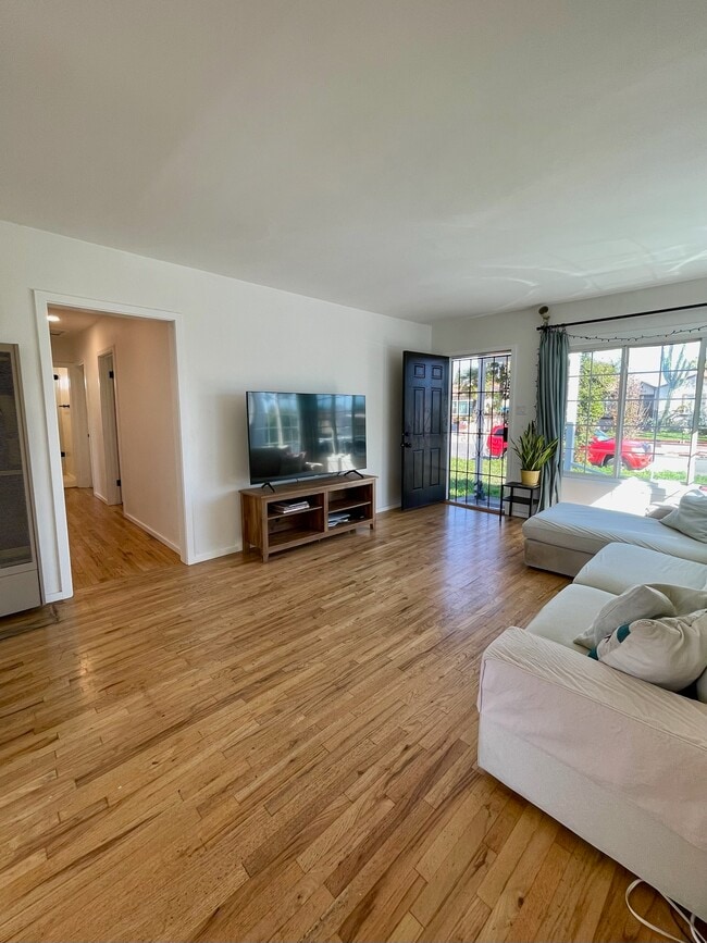 Living Room - 13219 Crossdale Ave