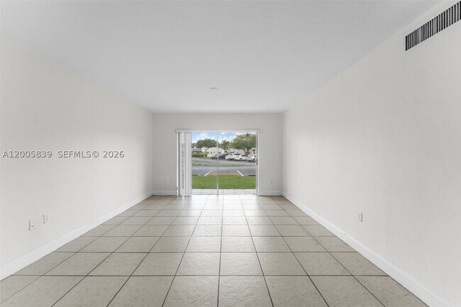 Building Photo - 7560 SW 82nd St