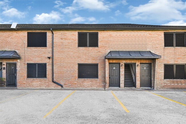 Building Photo - 5000 Pease St