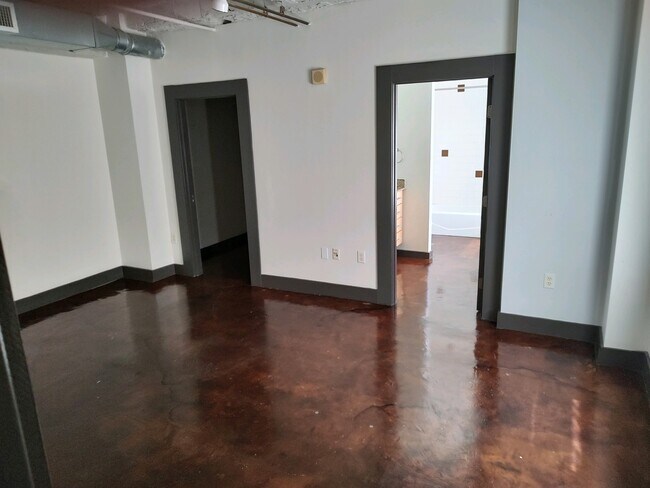 Master - 329 E Colorado Blvd