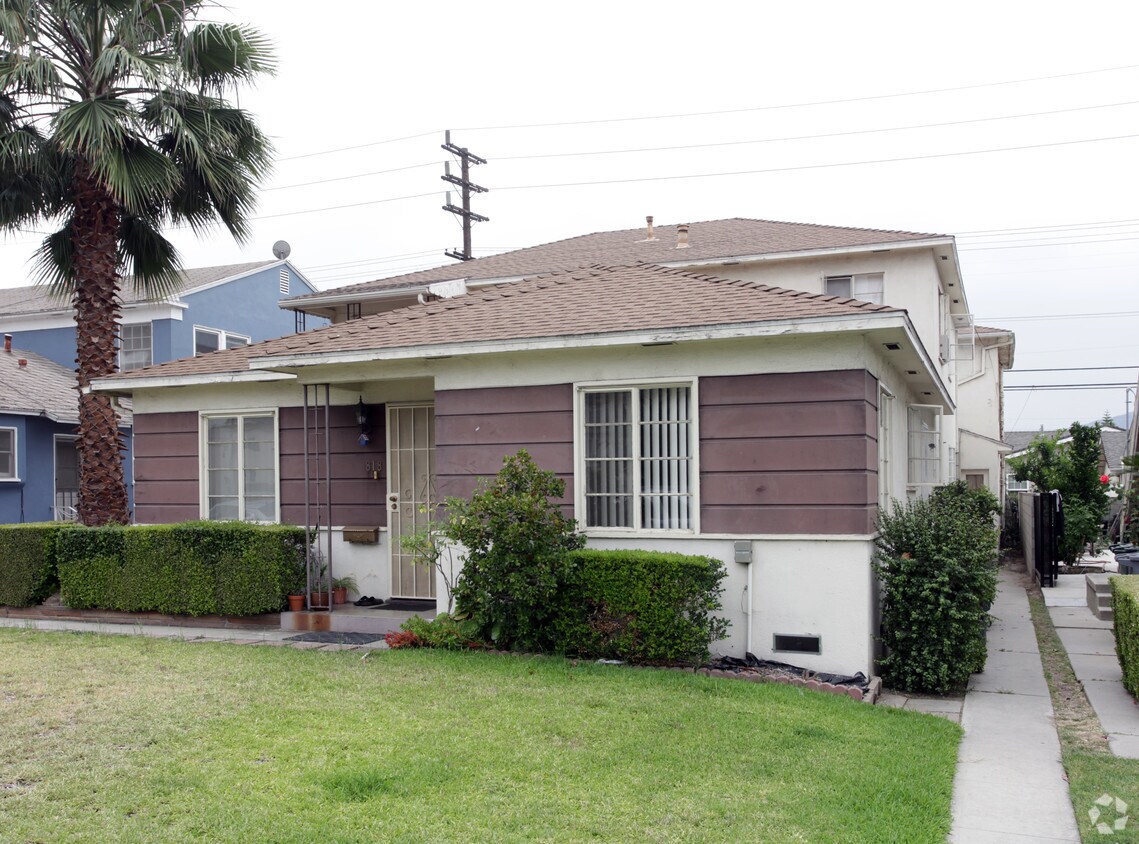 Building Photo - 816-818 W Glenoaks Blvd