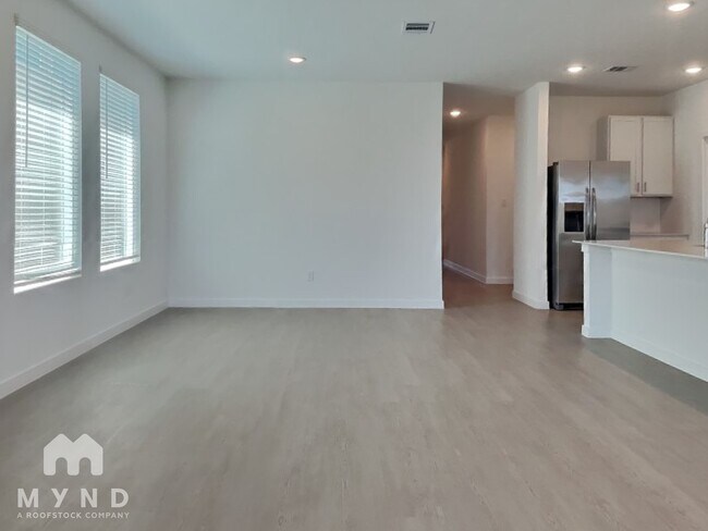 Building Photo - 10612 Ysasmendi Rdg