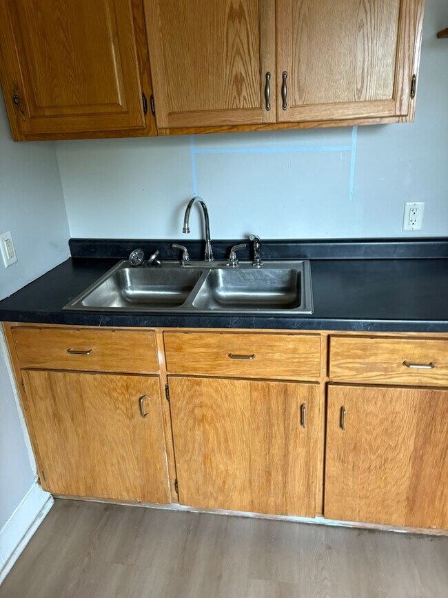 Foto del edificio - 225 Allen St