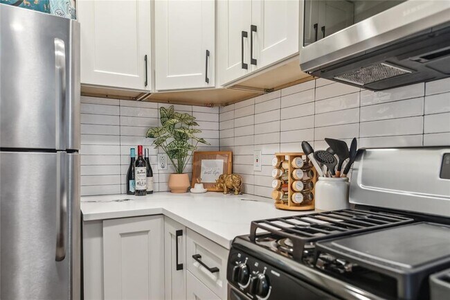 Foto del edificio - 1313 E 52nd St