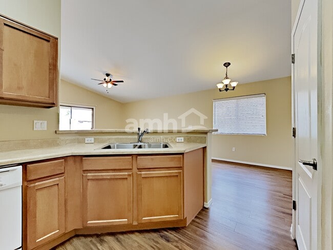 Building Photo - 4133 E Lushfield Dr
