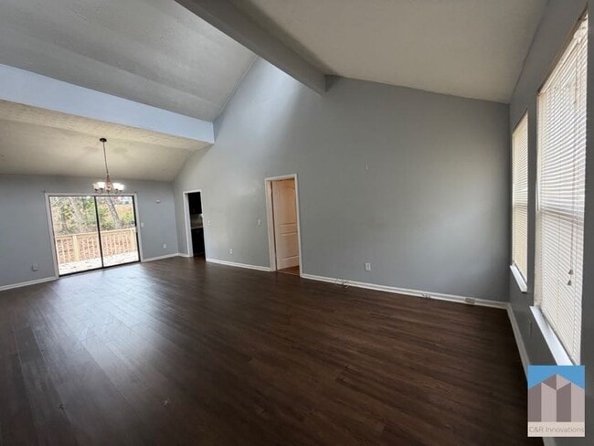 Foto del edificio - 804 Emerald Forest Cir