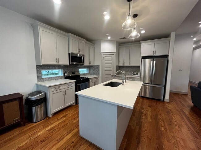 Foto del edificio - 1310 Shelby St