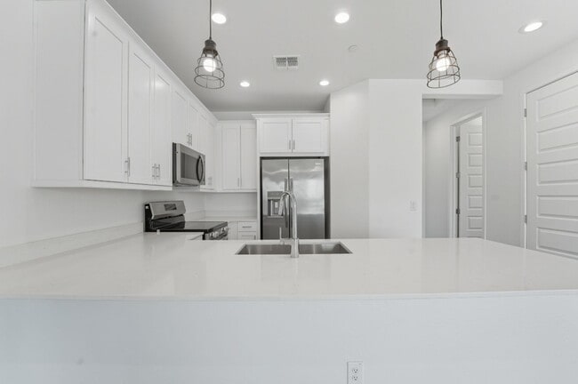 Building Photo - 4063 E Amoroso Dr