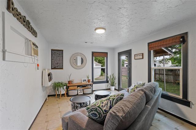 Foto del edificio - 2520 Arrow Ln