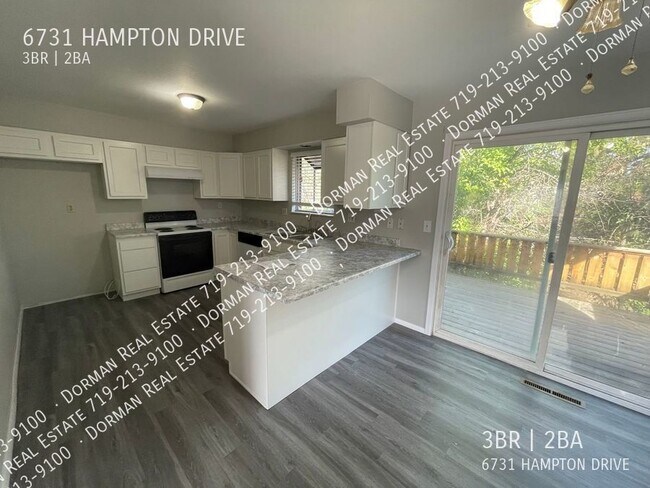 Foto del edificio - 6731 Hampton Dr