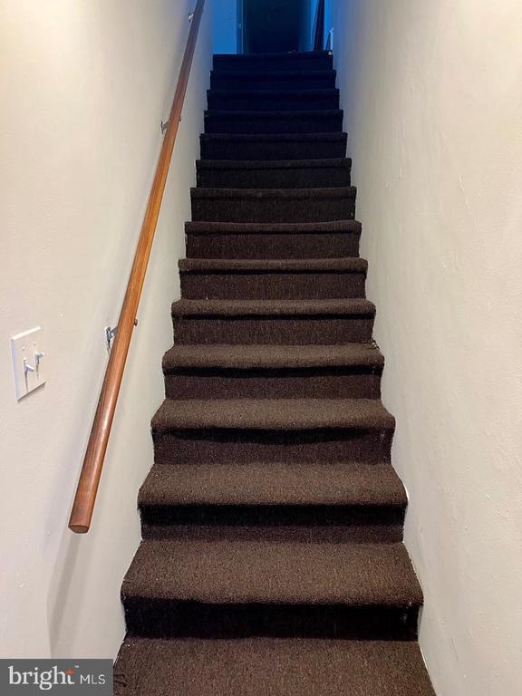 Building Photo - 46 Holland Ave