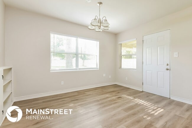 Foto del edificio - 4009 Montrose Ct