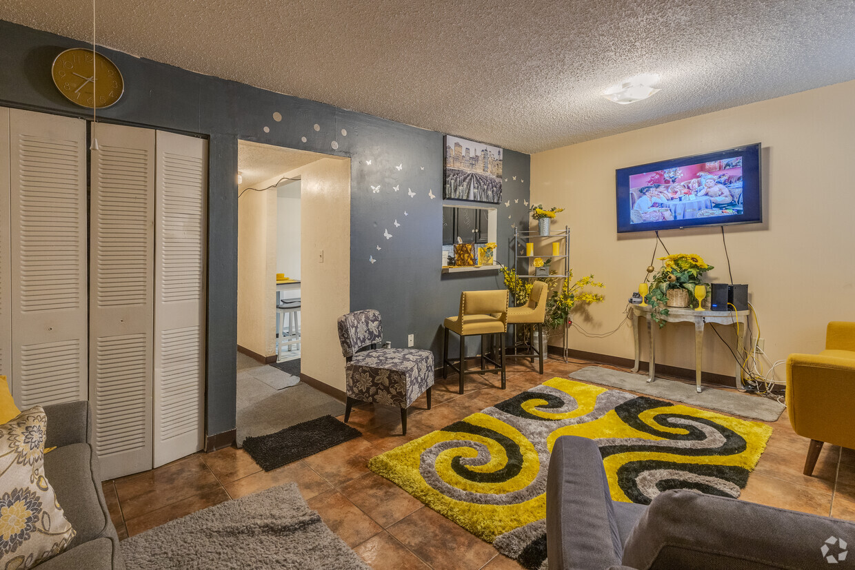 Rooms To Go - Altamonte Springs, FL 32714