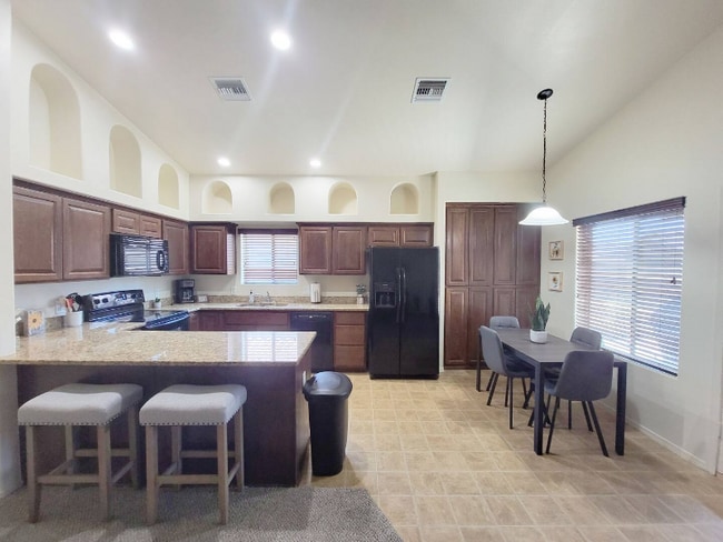 Building Photo - 4558 S Jojoba Ave