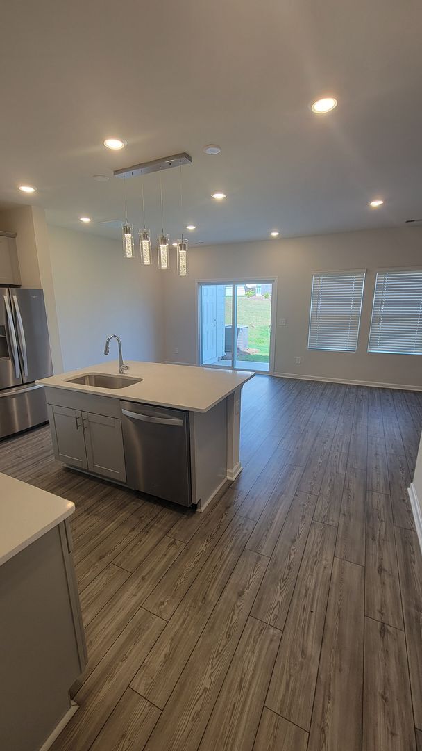Building Photo - Energy-efficient townhome with 3BR/2.5BA Garage - Kannapolis