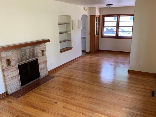 Building Photo - 418 S Owen Dr