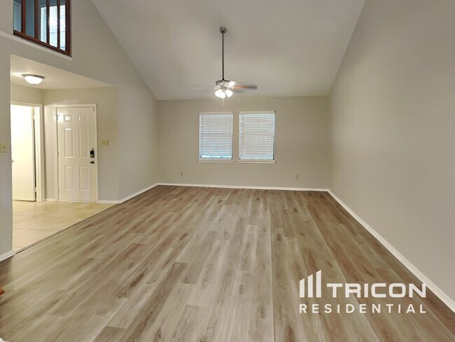 Foto del edificio - 1378 Southridge Dr