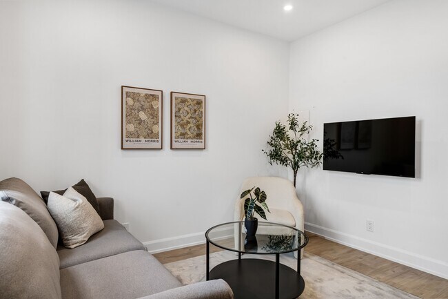 Photo du bâtiment - 887 Somerset St W