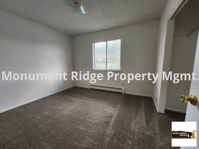 Building Photo - Available Now! Remodeled 2 bed 1 bath Upst...
