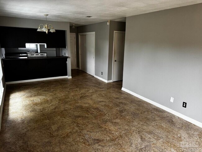 Foto del edificio - 1460 Bakalane Ct