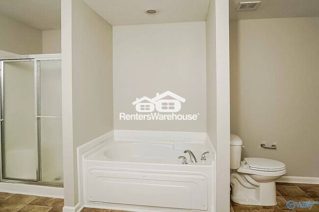 Foto del edificio - 123 Forestbrook Dr