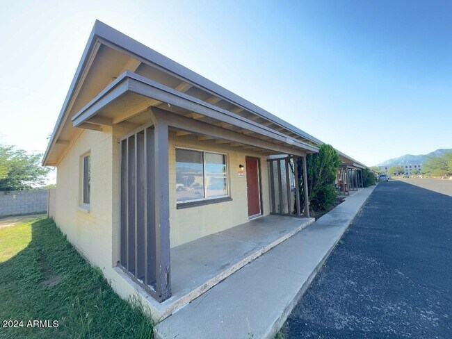 Building Photo - 1800 E Fry Blvd