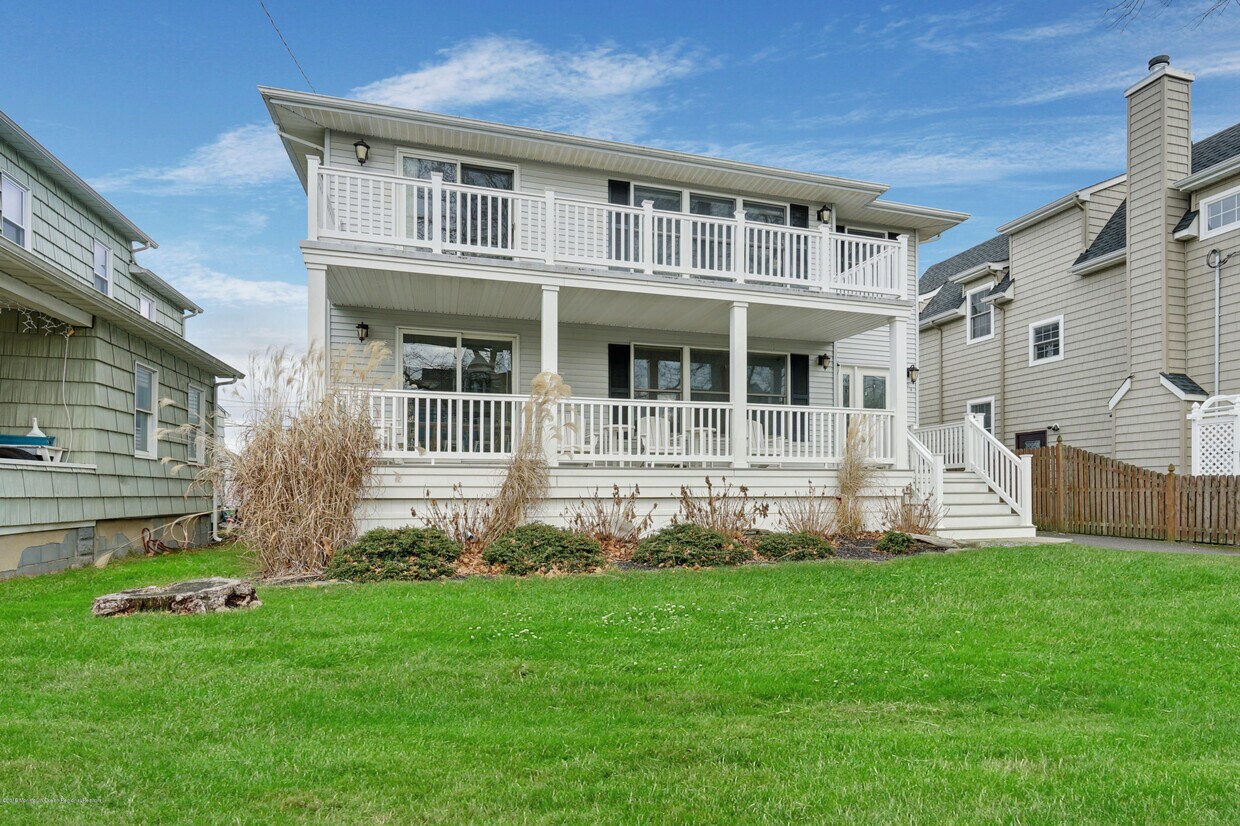 Primary Photo - 404 9th Ave