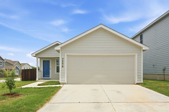 Building Photo - Spacious Southwest San Antonio Home Near Lackland AFB & Major Highways