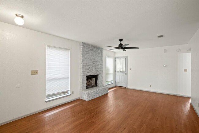 Foto del edificio - 3505 Harpers Ferry Ln