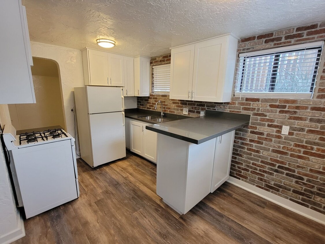Primary Photo - One Bedroom - Garfield District - Classic ...