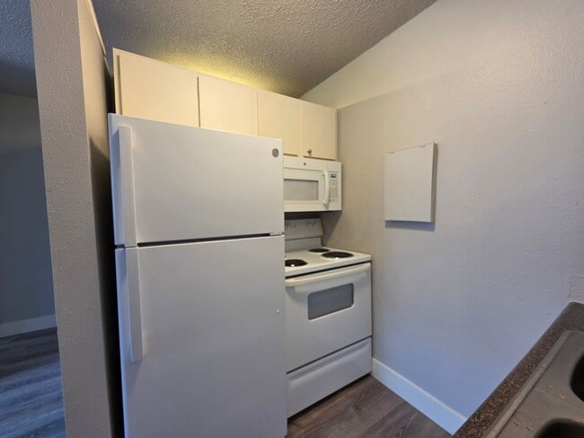 Building Photo - 233-233 E Arvada St
