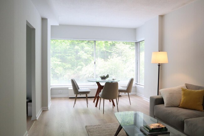 Foto del edificio - 4455 Douglas Ave