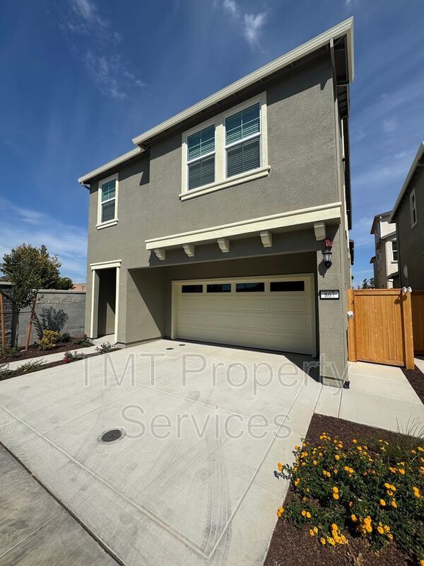 Building Photo - 867 Lk Pk Cir