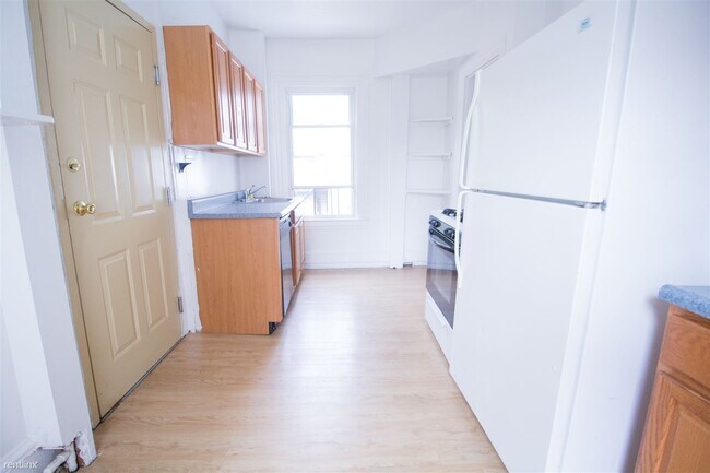 Foto del edificio - 3 br, 3 bath Triplex - August(oakland)util...